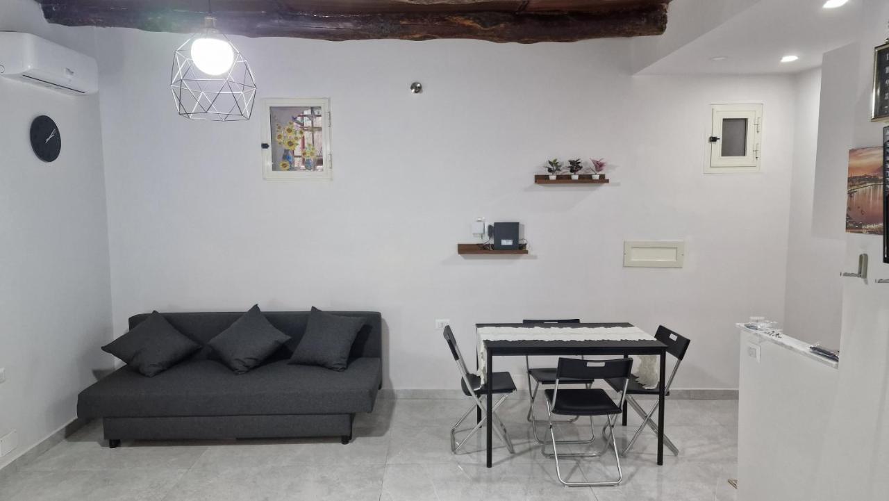 Vincent'S House Apartment Наполи Екстериор снимка