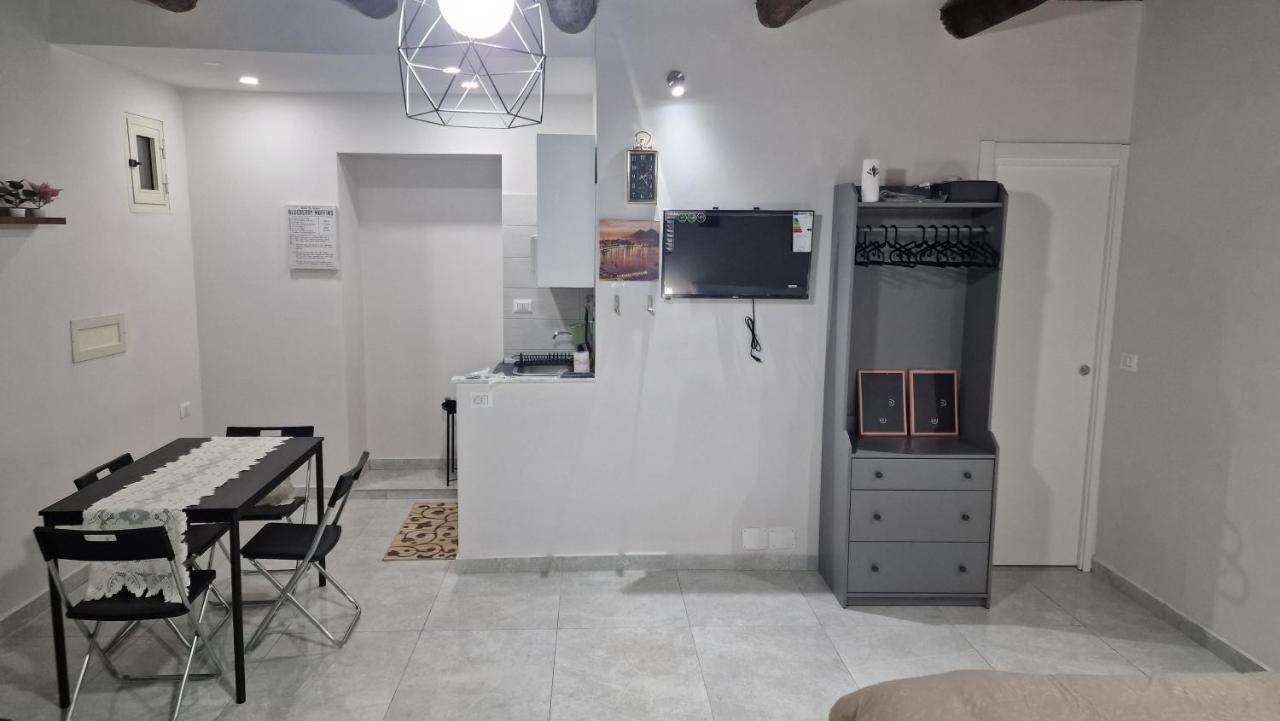 Vincent'S House Apartment Наполи Екстериор снимка